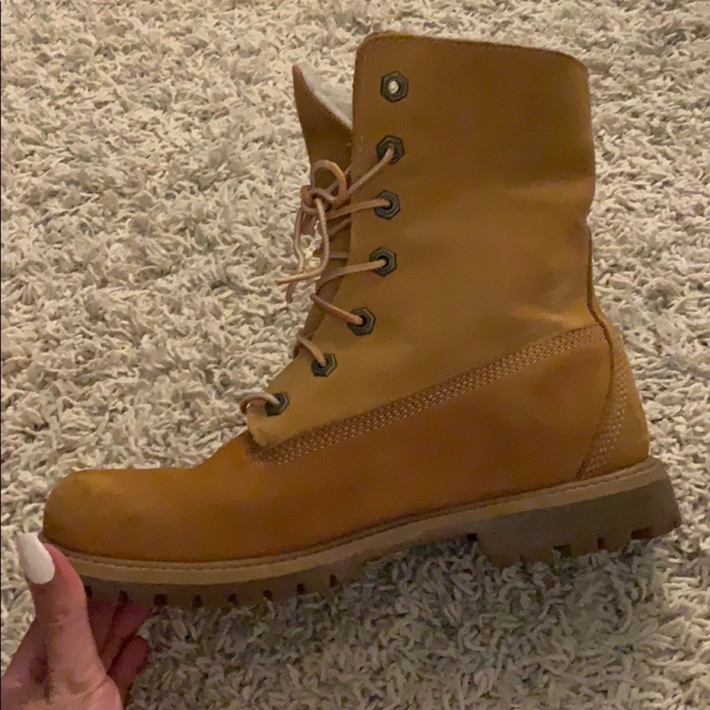 Women’s Timberland Boots 7.5 - Picture 2 of 5